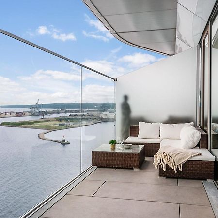 شقة Endless Ocean Views With Private Balcony Århus المظهر الخارجي الصورة