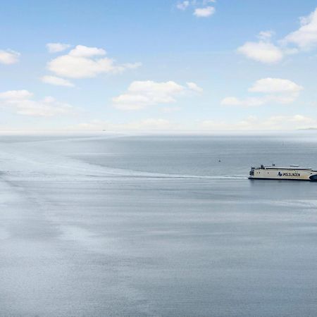 شقة Endless Ocean Views With Private Balcony Århus المظهر الخارجي الصورة