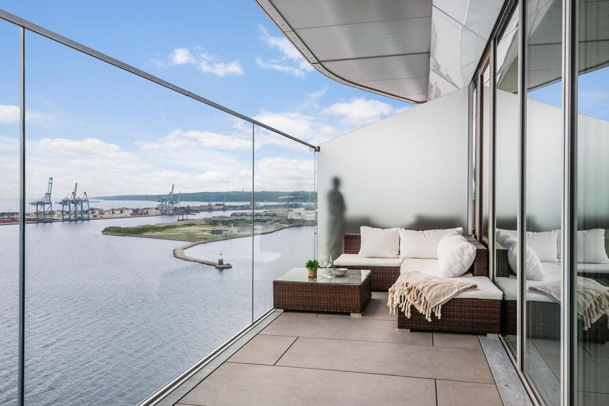شقة Endless Ocean Views With Private Balcony Århus المظهر الخارجي الصورة